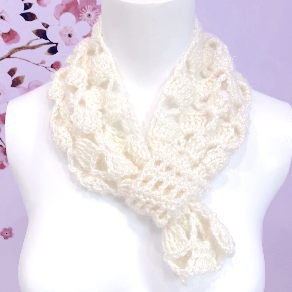 Handmade Woolen Crochet Off White Open Work Zig-Zag Cluster Neck Wrap !